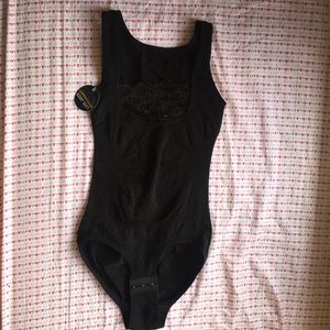 FIX shapewear by Wundeerwear black piece